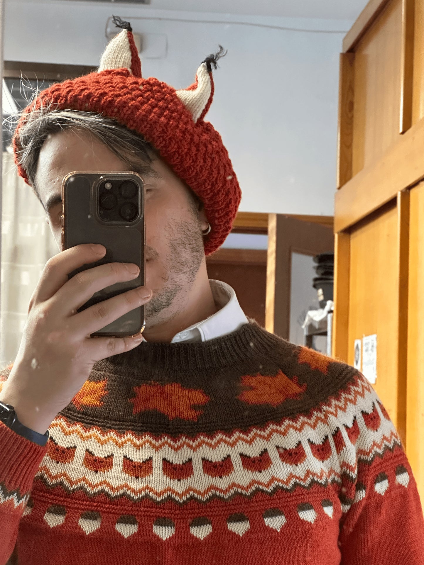 Autumn sweater with Foxes, maple leaves and Acorns