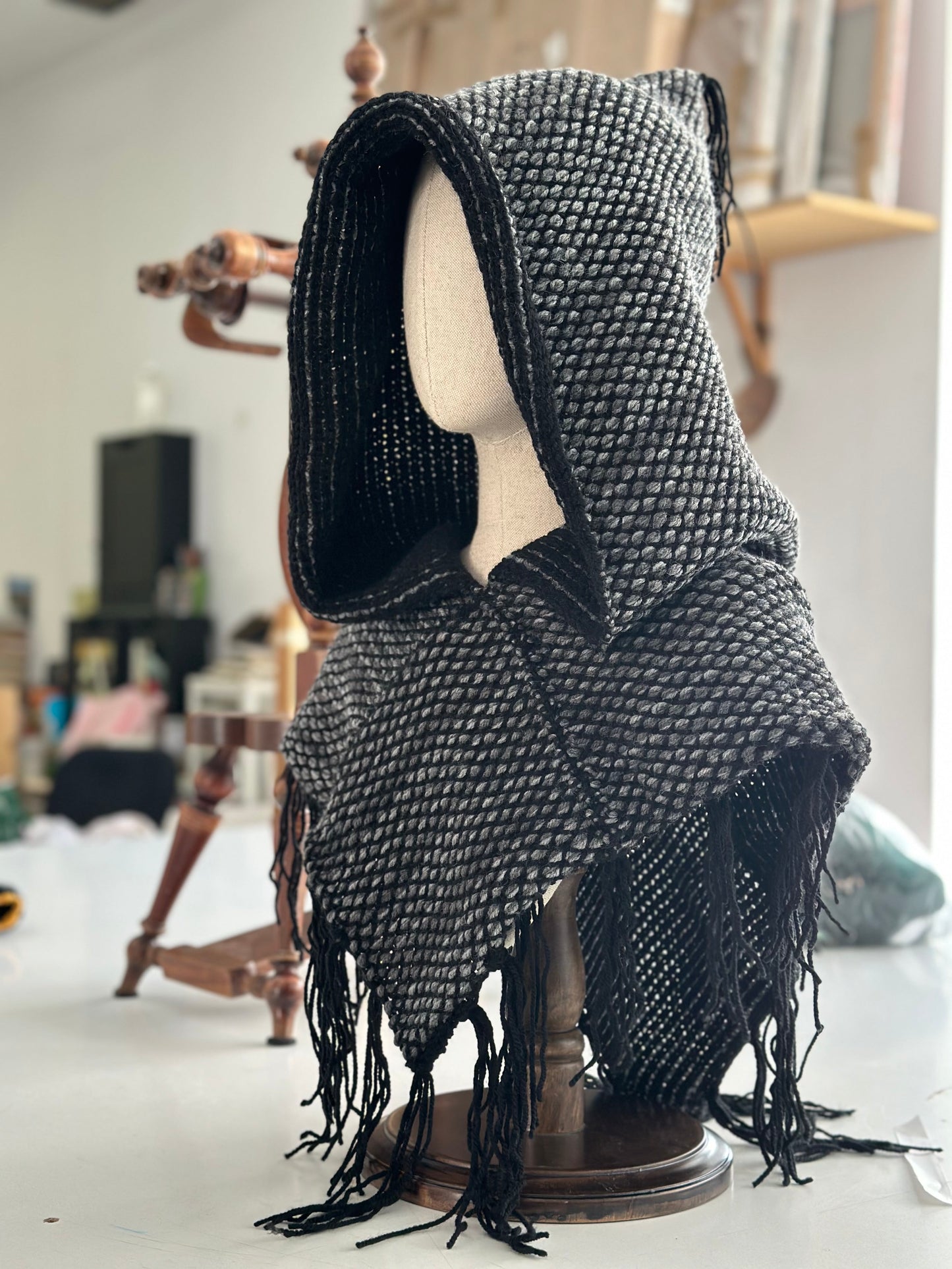 Capucha Skjoldehamn hecha a mano de lana vegana vikinga druida medieval