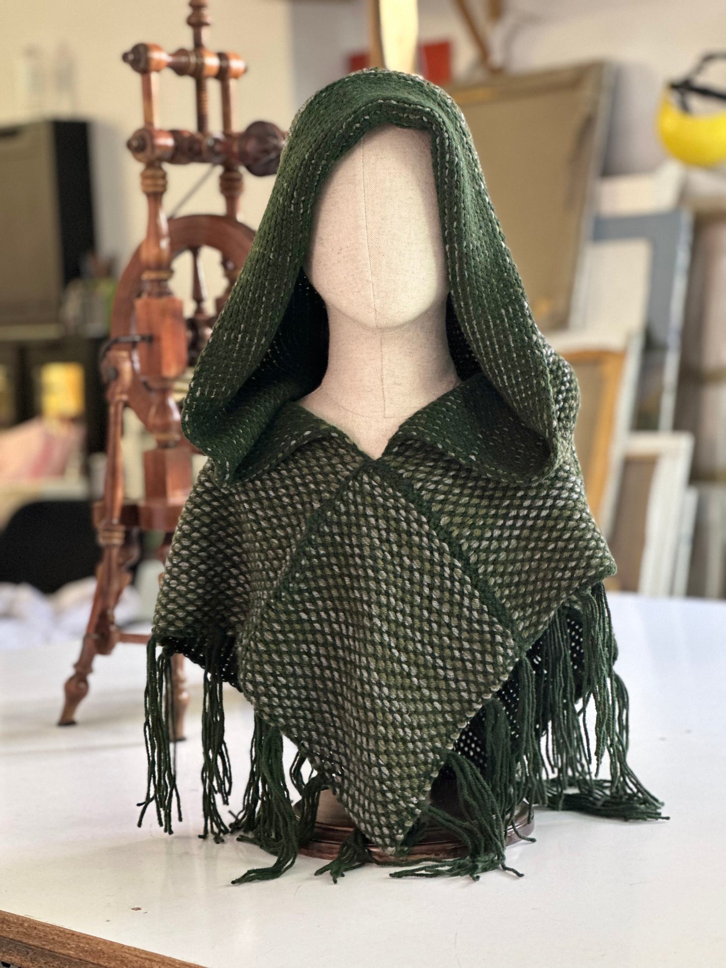 Capucha Skjoldehamn hecha a mano de lana vegana vikinga druida medieval