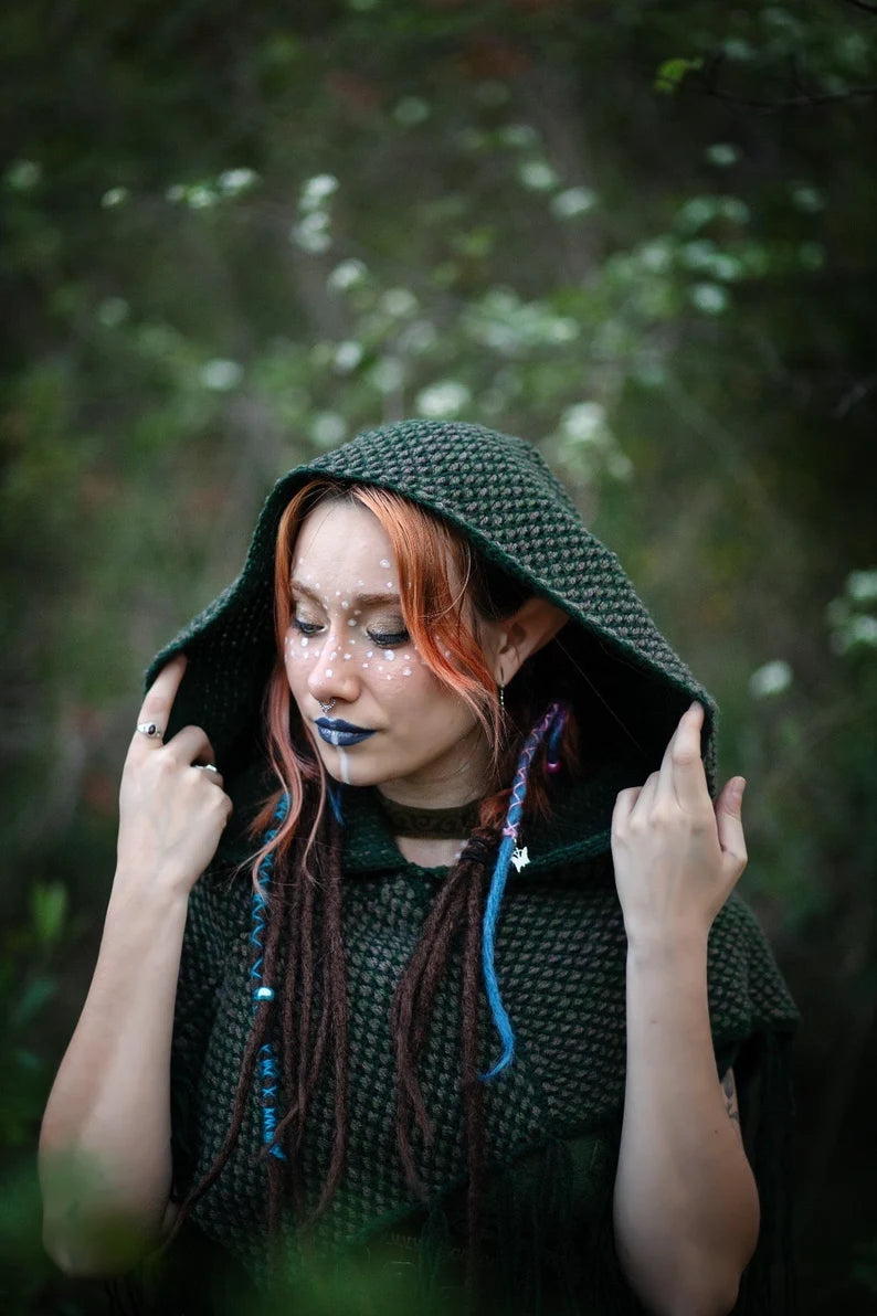 Capucha Skjoldehamn hecha a mano de lana vegana vikinga druida medieval