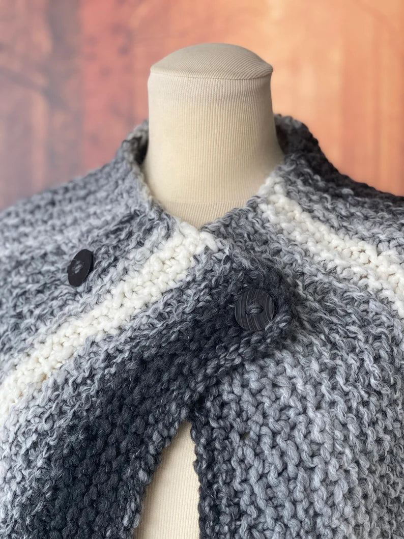 Outlander capelet hand knitted - cottagecore Brianna medieval cape