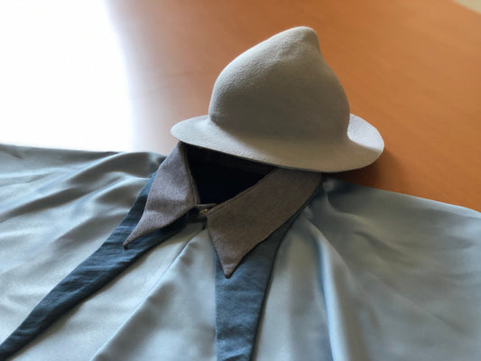 Conjunto capa y sombrero del colegio mágico francés Beauxbatons