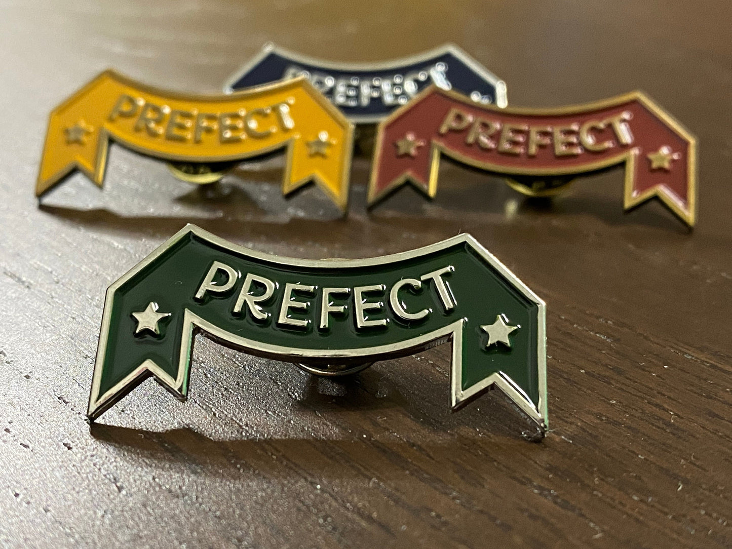 Pin prefecto vintage verde y plateado mundo mágico