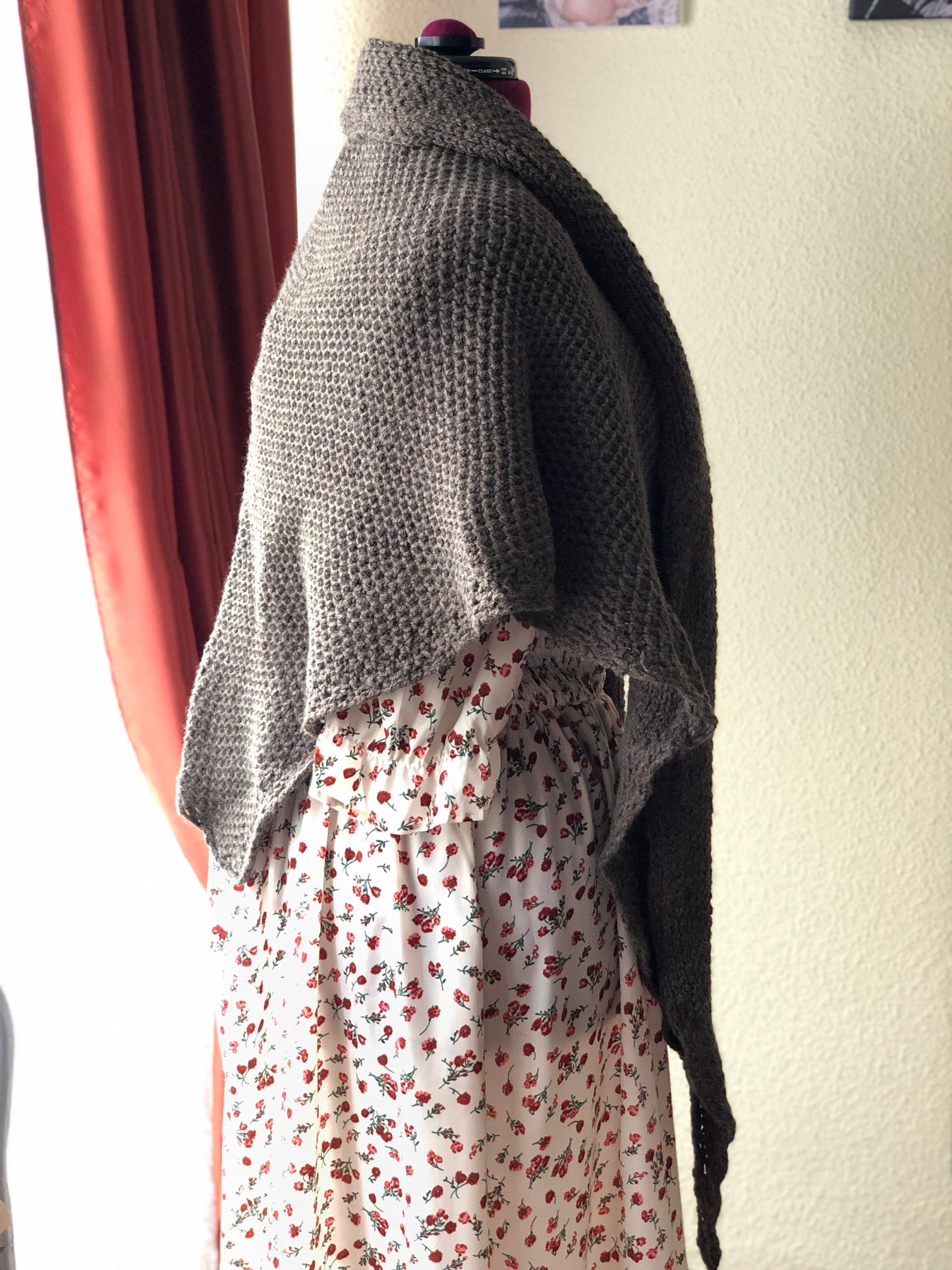 Brown handmade Outlander shawl inspired in Claire's - Cottagecore medieval cape