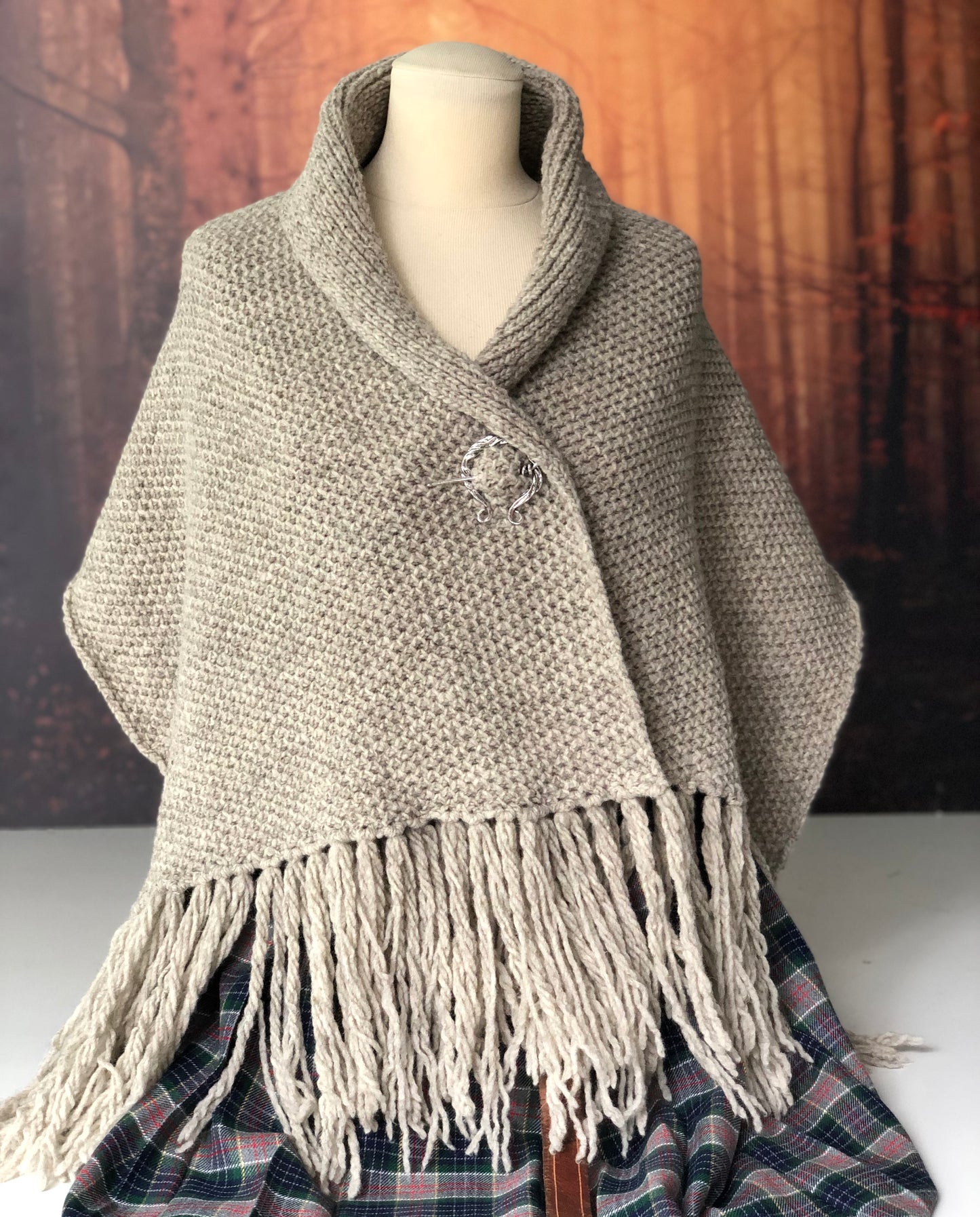 Outlander shawl handmade beige inspired in Claire's - natural wool Cottagecore medieval cape