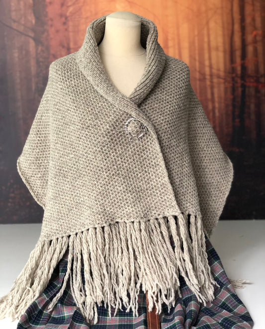 Chal Outlander hecho a mano beige inspirado en el de Claire - Cottagecore lana natural