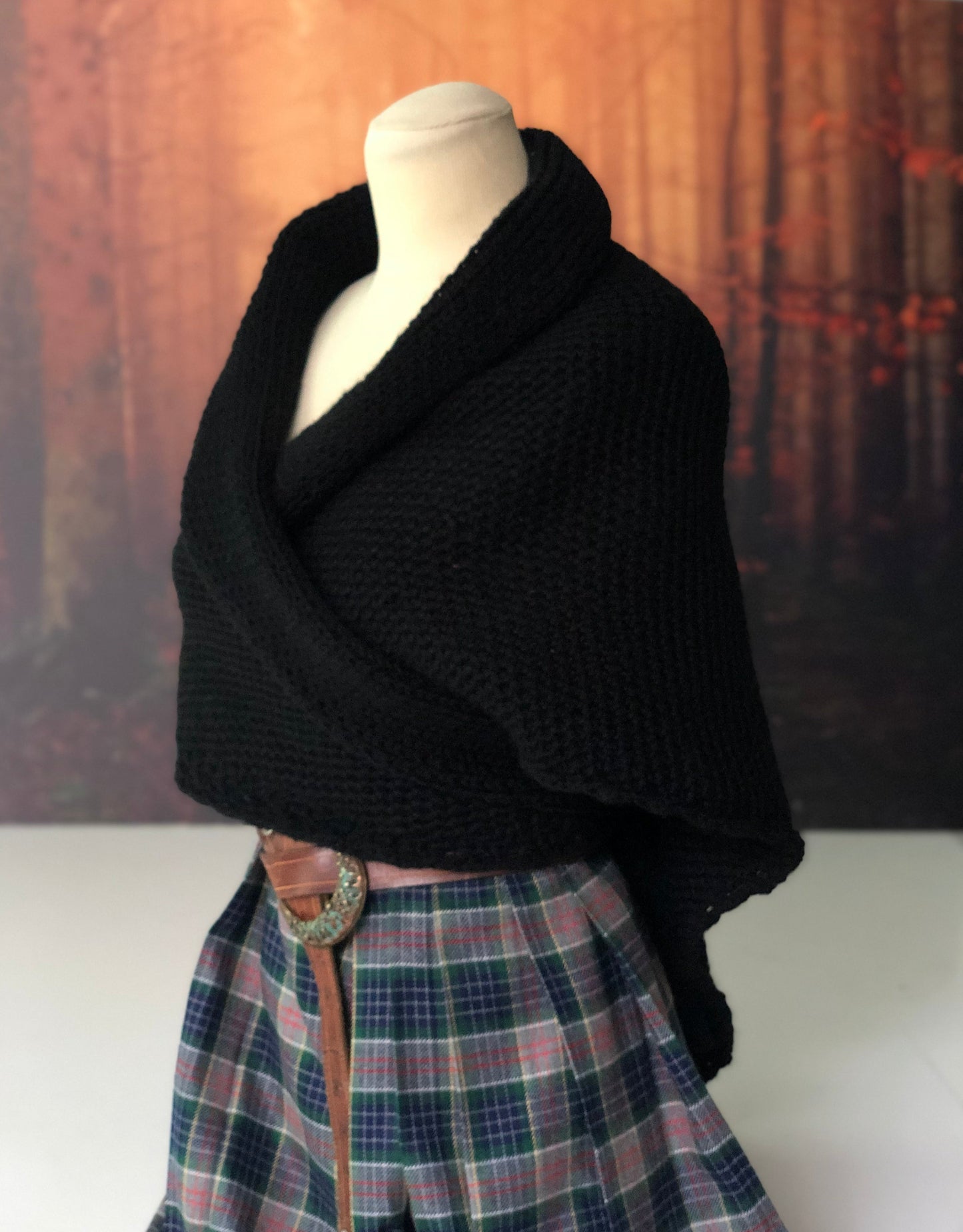 Black handmade Outlander shawl inspired in Claire's - Cottagecore medieval cape