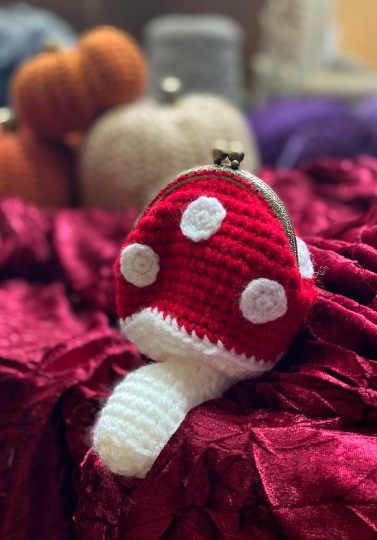 Crochet mushroom purse with acrylic wool | Vegan bag handmade. Fairycore Cottagecore