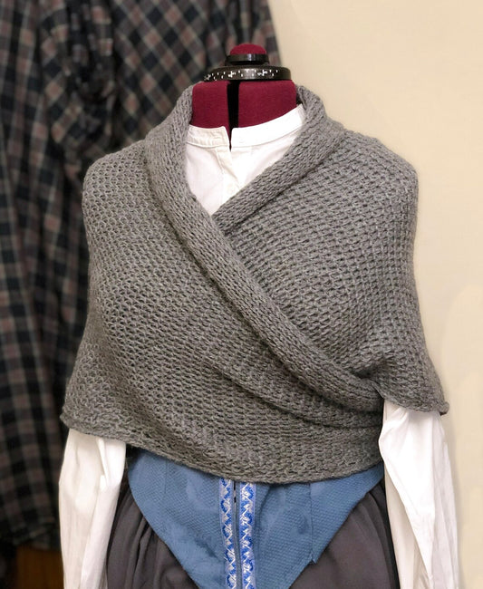 Chal Outlander gris hecho a mano inspirado en el de Claire - Cottagecore